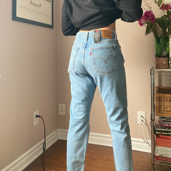Levi's Denim - Wedgy high waisted levis